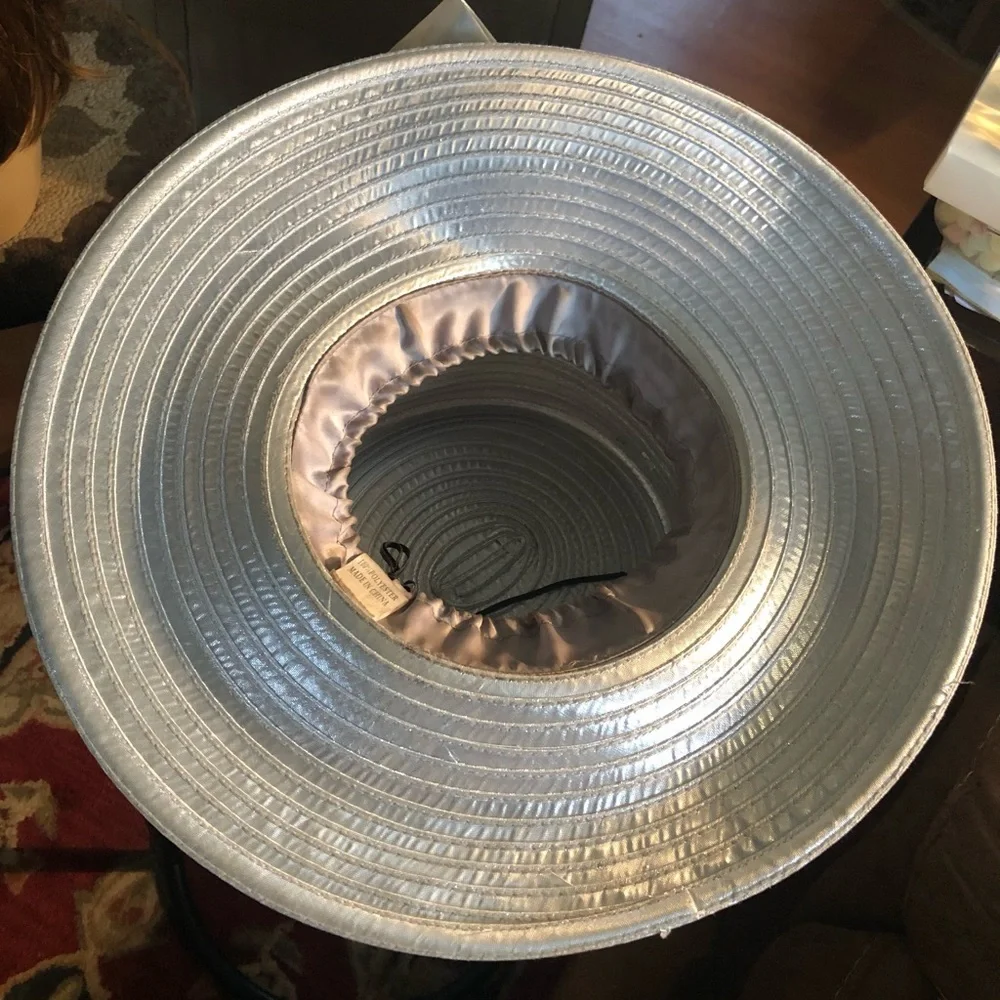 Vintage Wide Brim Silver Metallic Derby Hat - Picture 8 of 12